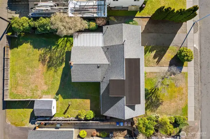 Check out the decently sized lot!