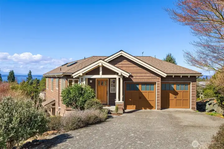 Front of 1105 Daley Place