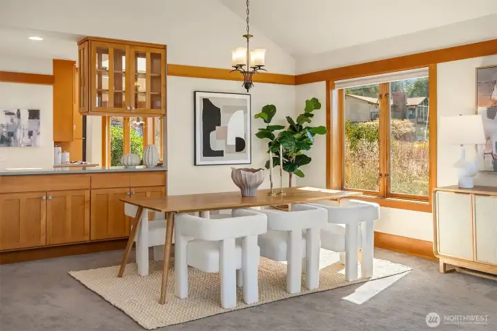 Seamless and comfortable dining area