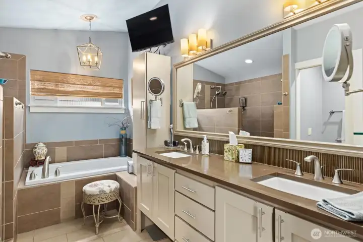 Spa-like bath with soaking tub