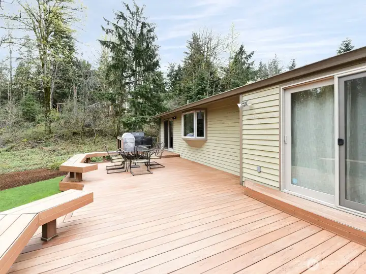 900 square feet of deck space!  Cooking zone, entertaining zone and hot tub zones.