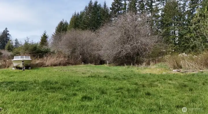 Boat to be removed prior to closing.