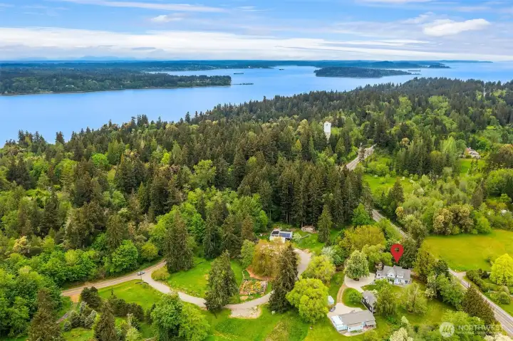 Vashon Island is perfectly situated in the heart of Puget Sound and offers easy access to all the amenities of the area.