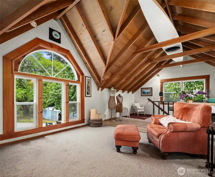Windows look out to the west. Great guest quarters.