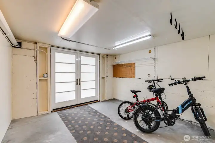 Small garage perfect for storage, bikes or even motorcycle.