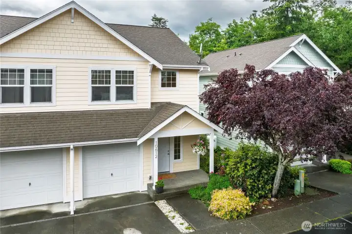 New Exterior Paint! Roofs Maintained by HOA!