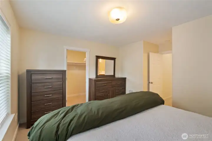 Primary Bedroom w/ Private Full Bath & Walk-in Closet