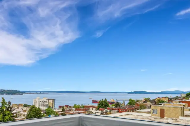 Rooftop View Deck