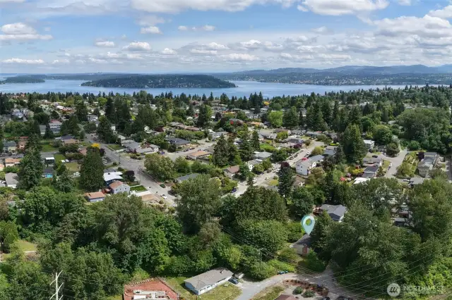 Not far from all ammenities and the Renton Landing.