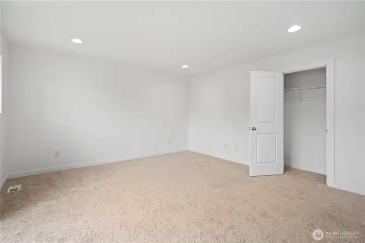 Huge Multipurpose Room  w/Closet
