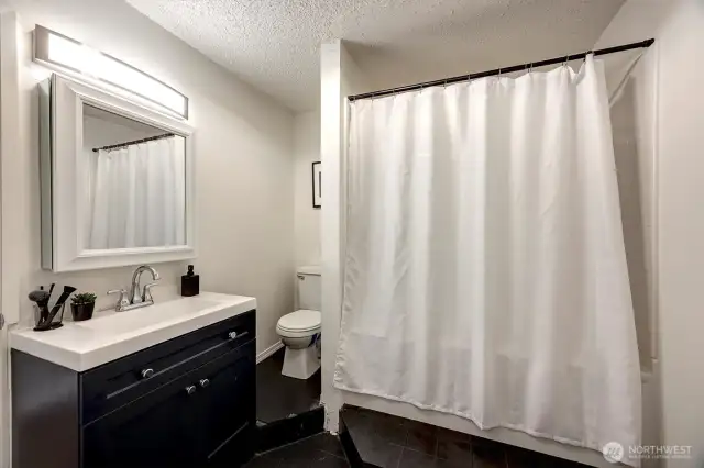 Upper unit bath