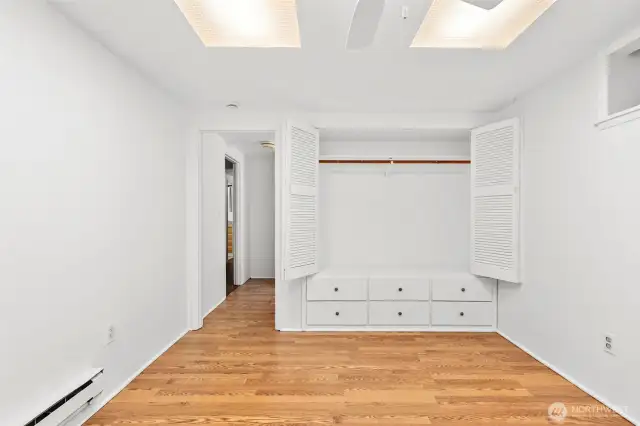 Flex room for guests, hobbies,