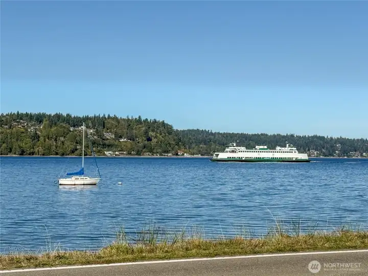 Spectacular location in Port Orchard, A Beautiful View of Rich Passage.
