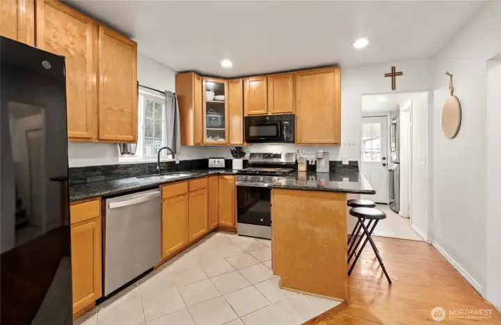 Kitchen w/ Eating Bar