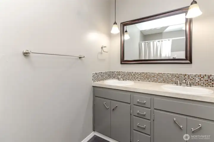 Main bath on 2nd floor. Main bath on 2nd floor.