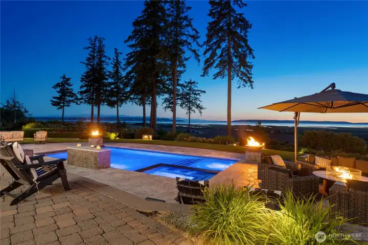 Energy-efficient pool lighting for night swims Energy-efficient pool lighting for night swims
