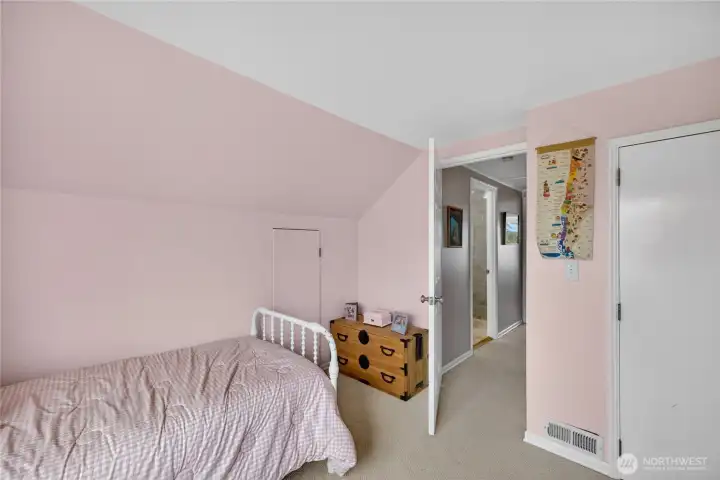 Upstairs second bedroom leading out to upstairs hallway