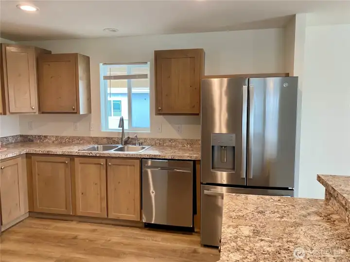 Kitchen w SS appliances