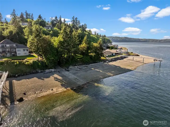 Point Richmond Beach Club boat launch Point Richmond Beach Club boat launch