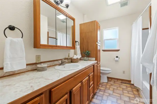 Hall bath right off Primary