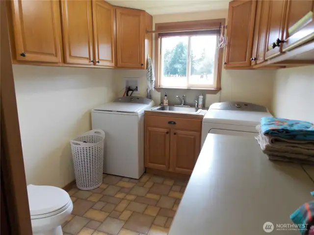 1/2 bath in new laundry room
