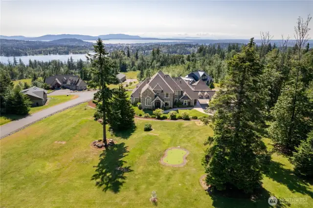Enjoy incredible Bay, Lake, Mountain, Island and City views. The sunsets are spectacular here!