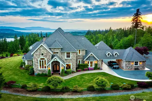 This is the home and property where dreams are made of. Live like you are on vacation every day!