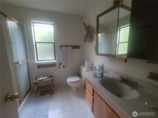 2nd bathroom