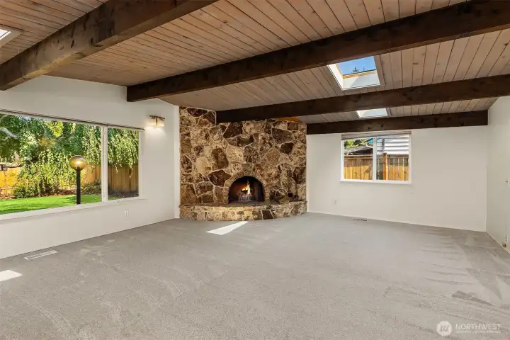 Notice the vaulted ceiling!