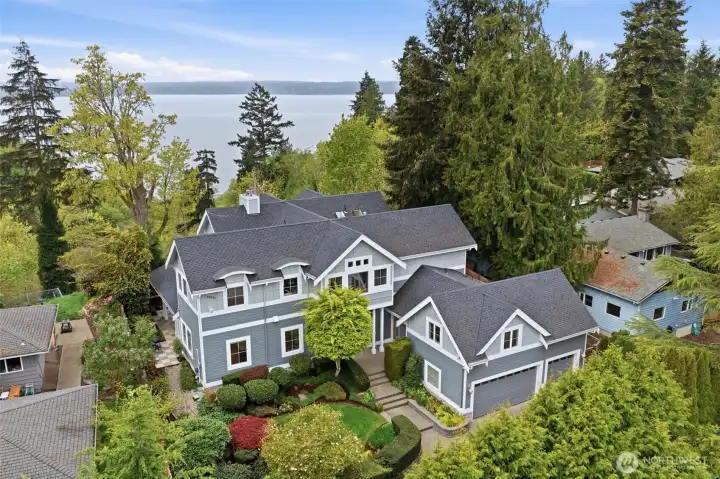 Private residence in the heart of Normany Park