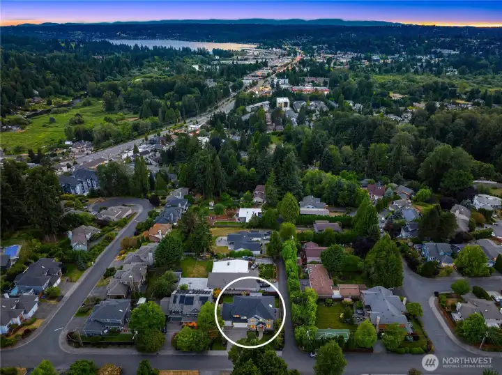 Good location for commuting to Seattle or Bellevue Good location for commuting to Seattle or Bellevue