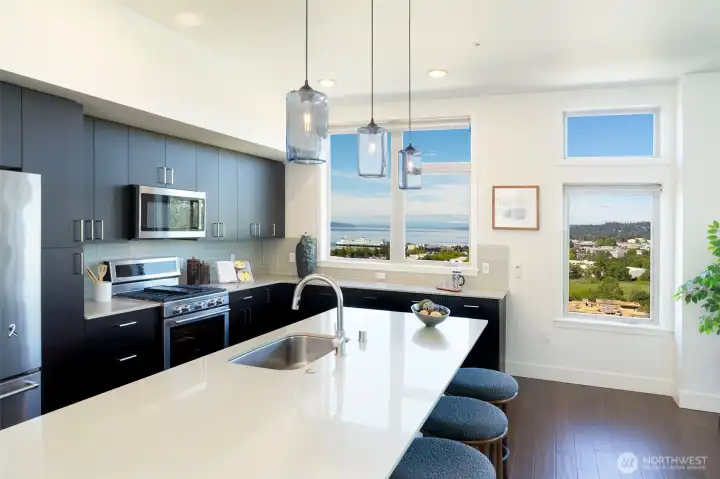 Exquisite kitchen...with those phenomenal views.