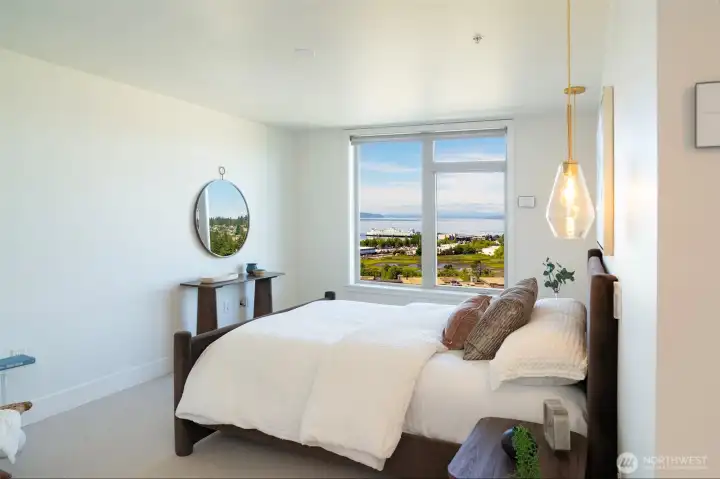 King size primary suite with views!
