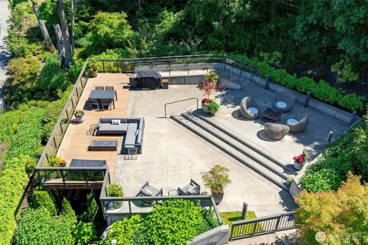 Ground floor lanai for 50 Pine Street Residence and their guests.