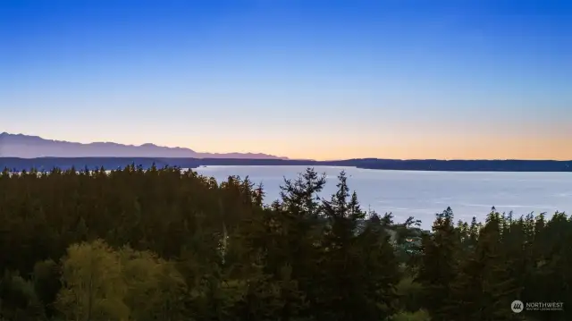 Views overlooking beaches, Saratoga passage, Islands, sunsets & more!