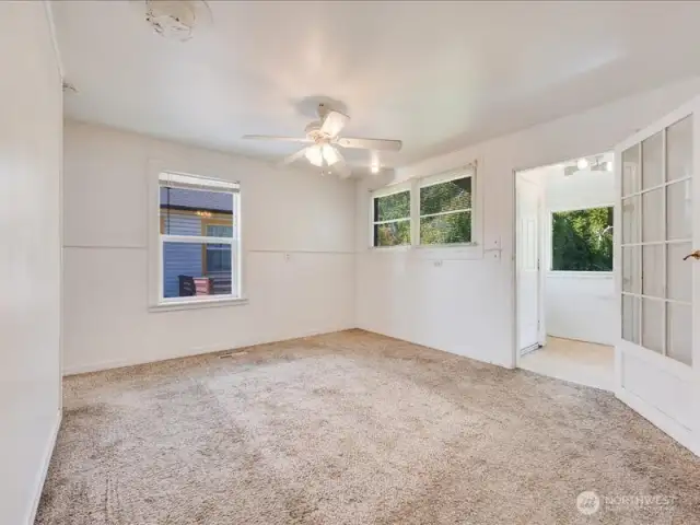 Dining room.