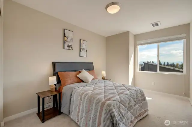 Bedroom 2 (View of the Cascades)