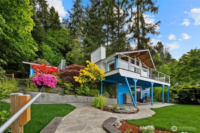 Prime Utsalady Beachfront 3,000sqft Home w/ Shop and Boat Lift~