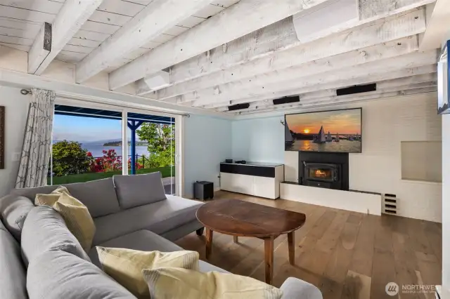 Fireside Entertaining Space~