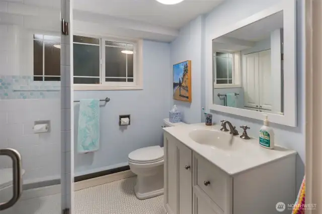 Lower Guest Bath~