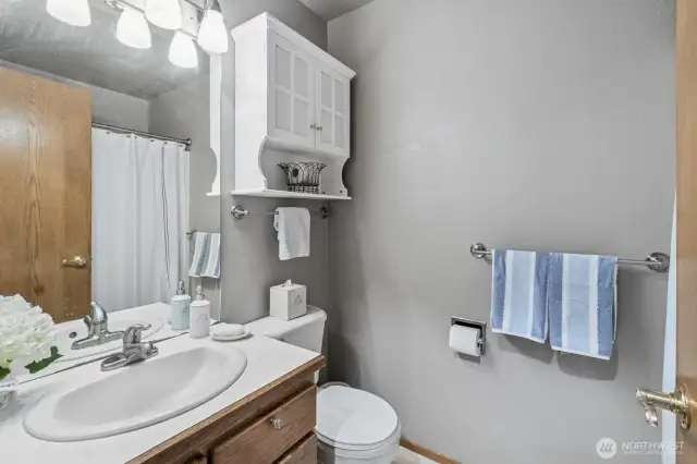 Main hall full bathroom