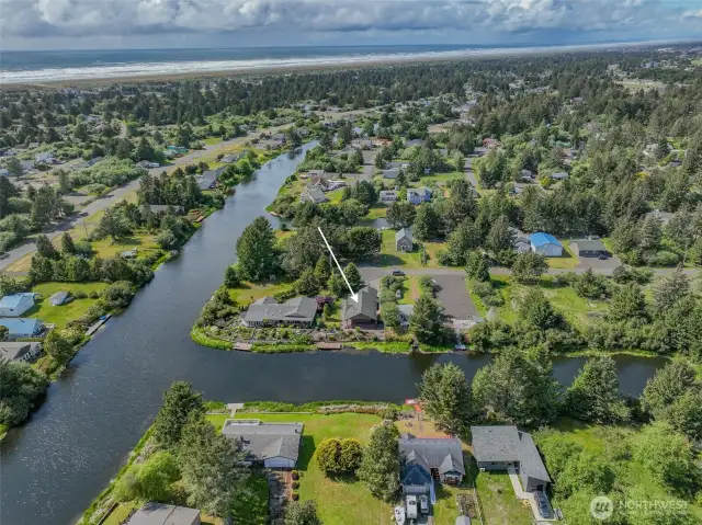 The canal feeds into Duck Lake, what a fabulous view, it's peaceful here.