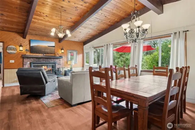 Open floor plan!