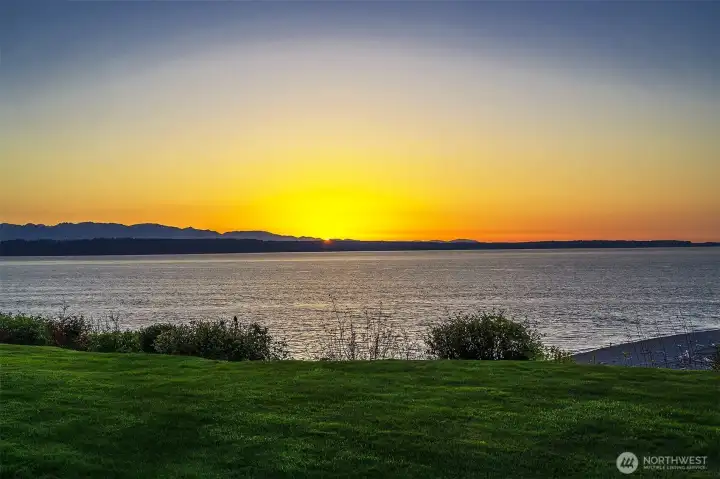 Unmatched Views and Location at Desireable Point Edwards!
