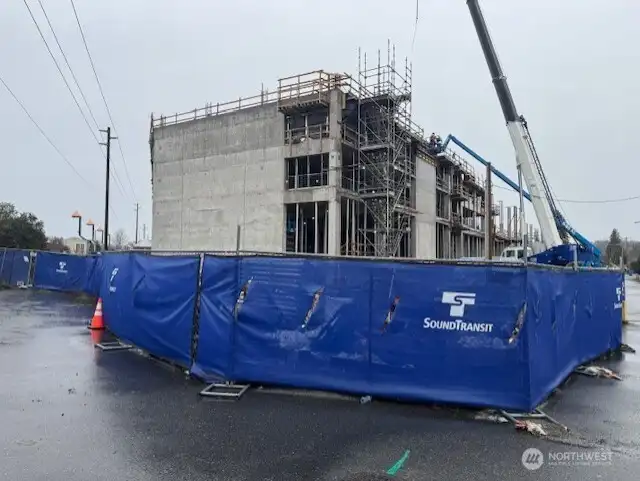NEW SOUND TRANSIT STATION UNDER CONSTRUCTION