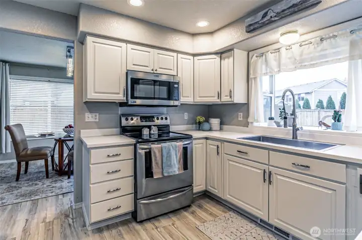 Dining room off kitchen