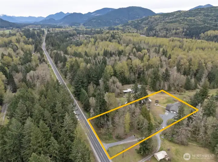 No need to look any further—this is the perfect piece of property you’ve been searching for! Lot lines are approximate.