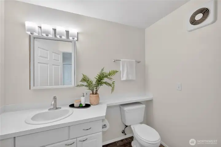 Shared 3/4 Bath for Guests w/ Easy Walk in Shower