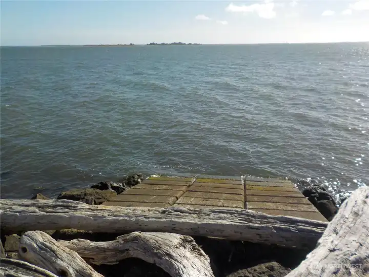 END CHERRY ST (HIGH TIDE)
