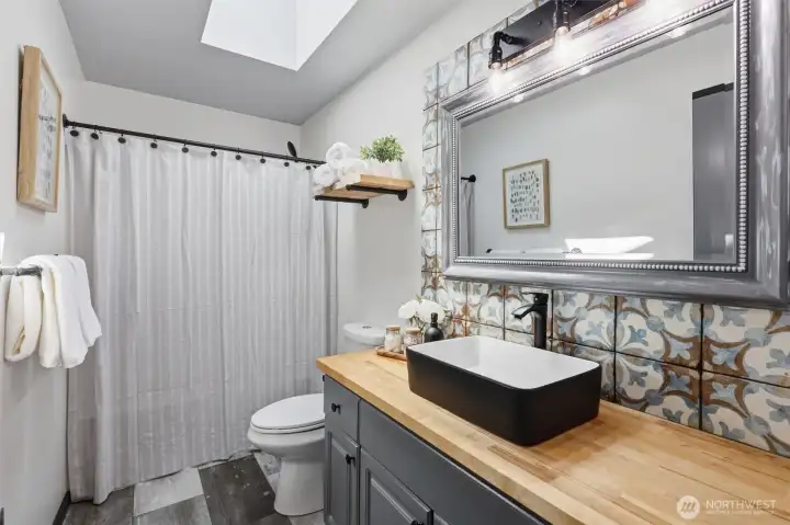 hall full bath
